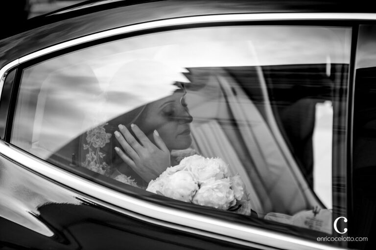 Bride arrive
